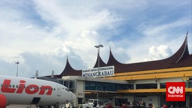Jumlah Pemudik di Bandara Minangkabau Rontok 35 Persen