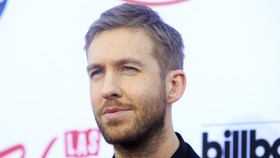 Calvin Harris Rilis Duet Bareng Dua Lipa di 'One Kiss'