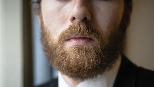 Menurut ahli sejarah Alun Withey, tren rambut wajah, termasuk kumis dan jenggot, akan berakhir pada 2016.