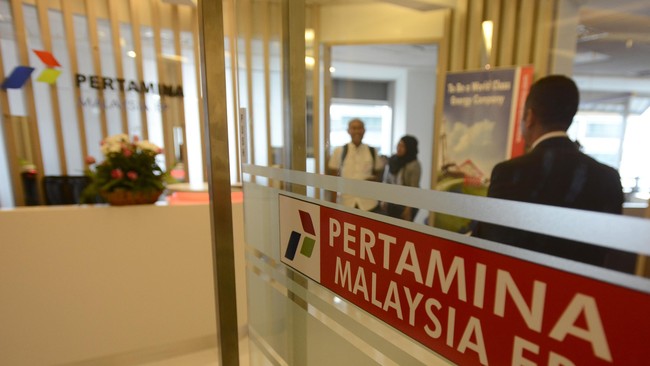 Indonesia tertinggal dibandingkan Tiongkok, Malaysia, dan Thailand yang BUMN nya gencar mengakuisisi blok migas di negara tetangga.