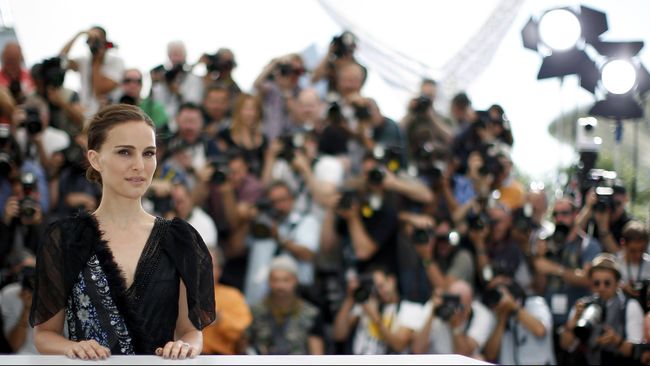 Aktris Natalie Portman memerankan seorang bintang pop bernama Celeste dalam 'Vox Lux'.