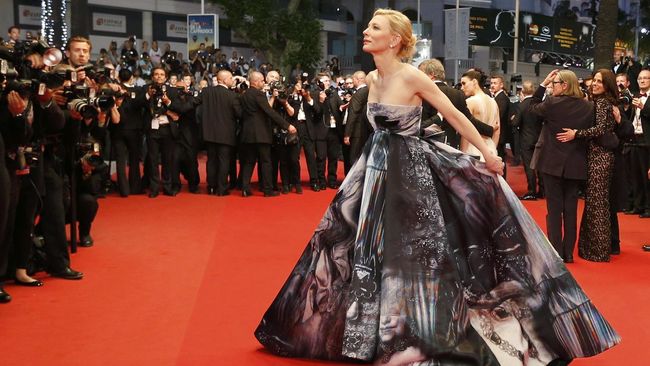 Kabar bergabungnya wanita berusia 47 tahun itu dalam film Thor muncul beberapa hari setelah Marvel minta dibuatkan karakter penjahat wanita.
