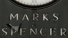 Marks & Spencer Dituduh Menyudutkan Pekerjaan Seorang Ibu