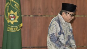 Hakim Tipikor Tolak Eksepsi Waryono Karno