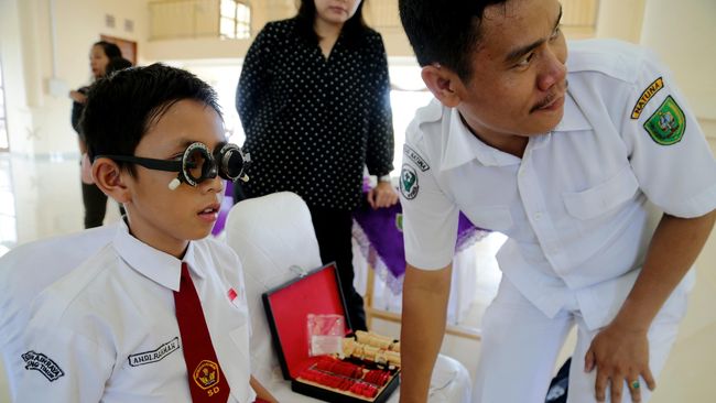 Memperingati Hari Penglihatan Sedunia, yang jatuh setiap Kamis minggu kedua Oktober, publik diajak lebih perhatian dan menjaga kesehatan mata.