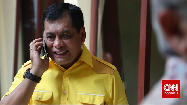 Majelis Hakim Pengadilan Tata Usaha Negara memutuskan kepengurusan Partai Golkar hasil Musyarah Nasional Riau 2009-2015 sebagai kepengurusan yang berlaku.