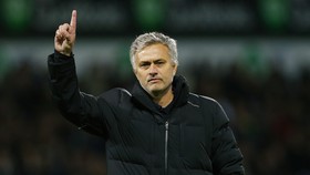 Menpora 'Mimpi' Mourinho atau Hiddink Latih Timnas Indonesia