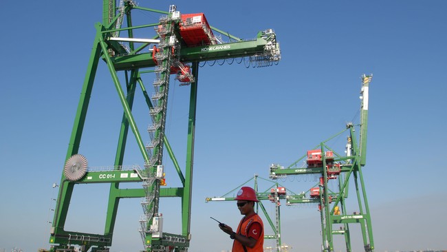 Pelindo III wajib membayar biaya konsesi 2,5 persen dari pendapatan kotor sebagai Pendapatan Negara Bukan Pajak (PNBP) selama periode konsesi.