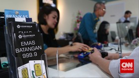 Harga Emas Antam Turun Rp4.000 per Gram