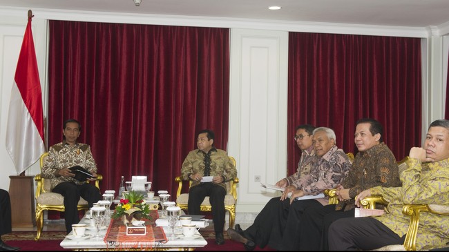 Komisi II DPR RI masih terus mengusahakan UU Pilkada untuk direvisi, meskipun UU yang diinisiasi SBY itu belum pernah diterapkan dalam pilkada.