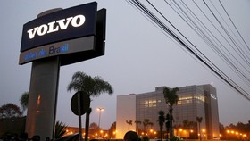 Mobil Otonom Volvo Jajal Jalanan China