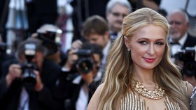 Paris Hilton Kembali Bermusik Setelah Satu Dekade
