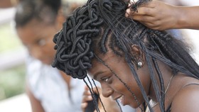 Tejiendo Esperanzas, Festival Kepang Rambut Unik di Kolombia