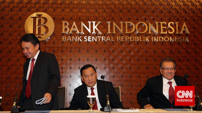Sejak Januari 2016, BI telah menurunkan suku bunga acuan sebanyak 175 basis poin menjadi 4,25 persen hingga Oktober 2017.