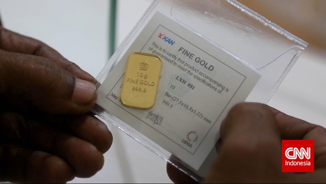 harga jual emas Antam  berada di posisi Rp761 ribu per gram pada Senin, tak bergerak dibanding Sabtu (28/9) lalu.