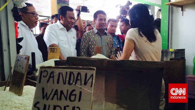 Menteri Pertanian Amran Sulaiman mengklaim harga beras stabil di 75 kabupaten/kota di Indonesia.
