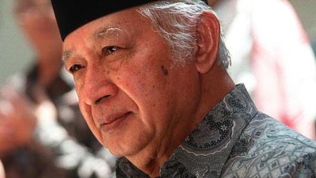 Pencabutan nama Soeharto dari TAP MPR 11/1998 dinilai sebagai pintu masuk para elite menghindarkan eks presiden dari balasan politik dan pidana.