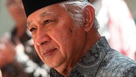 Hari Ini 23 Tahun Lalu, Soeharto Lengser & Orde Baru Runtuh