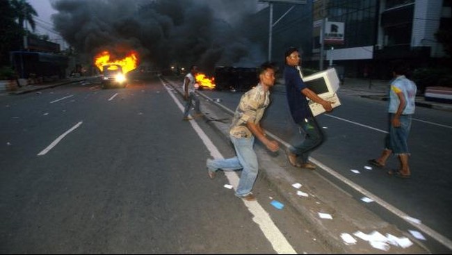 Tujuh kasus HAM sudah diselesaikan penyelidikannya oleh Komnas HAM dan dilimpahkan ke Kejaksaan Agung. Namun belum satupun yang diselesaikan kejaksaan.