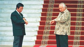 Malam Jelang Kejatuhan Soeharto, Pegawai Istana Terkurung