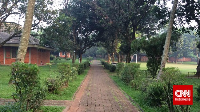 Regina, salah satu ibu asuh di SOS Children's Village, mengaku banyak hal yang didapatkan dengan menjadi ibu asuh. Salah satunya, pelajaran untuk tak egois.