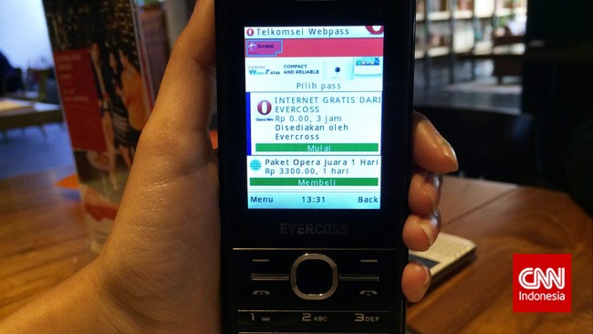 Agar penetrasi 4G LTE bisa berjalan dengan cepat, pemerintah diminta untuk memutus rantai kehadiran ponsel 2G.
