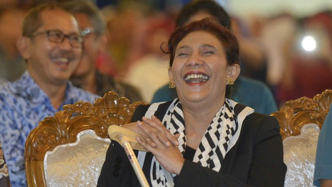 "So what? Kalau ada individu dirugikan, ya silahkan PTUN-kan saya," ujar Menteri Kelautan dan Perikanan Susi Pudjiastuti.