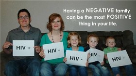 Ayah HIV Positif Mengunggah Foto Keluarga dengan HIV Negatif