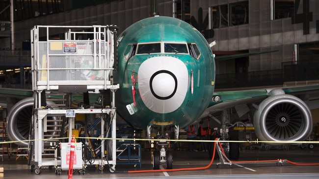 Pelatihan itu berdasarkan rekomendasi otoritas penerbangan Amerika Serikat (FAA) usai salah satu dari 11 pesawat tipe Boeing 737 Max 8 jatuh di Karawang.