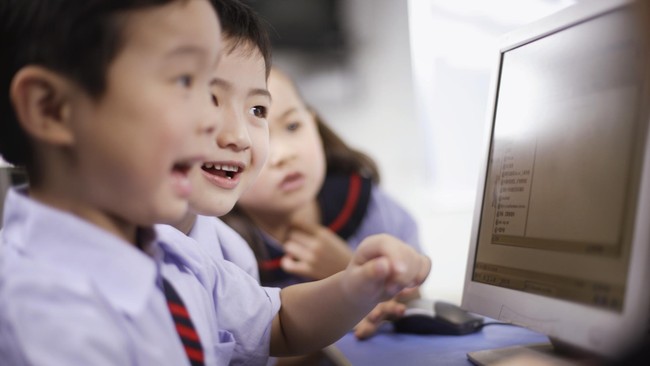 Jika murid dapat melihat sekolah sebagai hal yang menggembirakan, maka mereka memiliki motivasi positif untuk belajar.