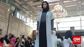 Busana Muslim Modern untuk Ramadan dari Desainer Indonesia