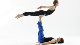 Manfaat Acroyoga, Pelentur Otot hingga Peningkat Stamina Seks