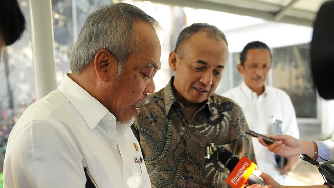 Manajemen Adhi Karya akan meminta pemerintah untuk membayar sekitar Rp 3 triliun untuk dapat mempercepat pembangunan jalur LRT tahap I.