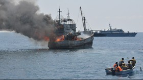 Polisi Selidiki Motif Warga Bakar Kapal di Lampung