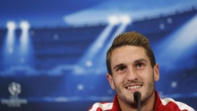 Koke serta Hubungan antara Gerrard dan Atletico