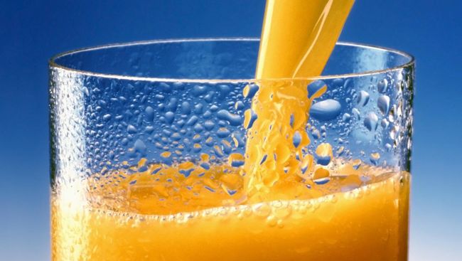 Segelas Kecil Minuman Jus Tingkatkan Risiko Kanker 18 Persen Penelitian terbaru menemukan segelas kecil jus atau sepertiga kaleng minuman bersoda meningkatkan risiko kanker sebesar 18 persen.