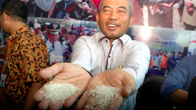 Menurut Wali Kota Bekasi, ada informasi bahwa DKI Jakarta menyanggupi untuk memberi dana hibah Rp400 miliar kepada Kota Bekasi.