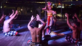 Tari Kecak 5555 Jadi Atraksi Unik Berawa Beach Art Festival