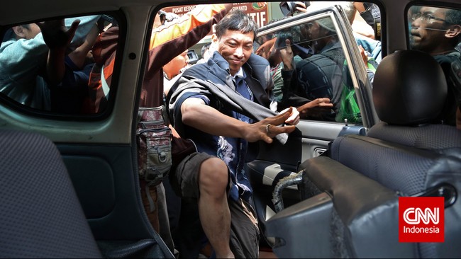 Keris dan benda-benda klenik lainnya digunakan untuk ritual Utomo yang mengaku sebagai titisan raja. Untuk ritual itu pula ia mengonsumsi sabu-sabu.