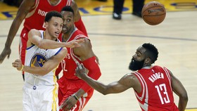 Susah Payah, Rockets Tak Mampu Kejar Warriors
