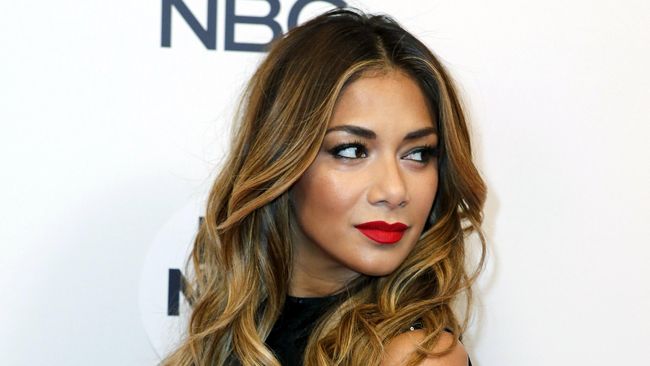 Belakangan ini kerap tepergok jalan berdua, benarkah Ed Sheeran dan Nicole Scherzinger sudah jadian?