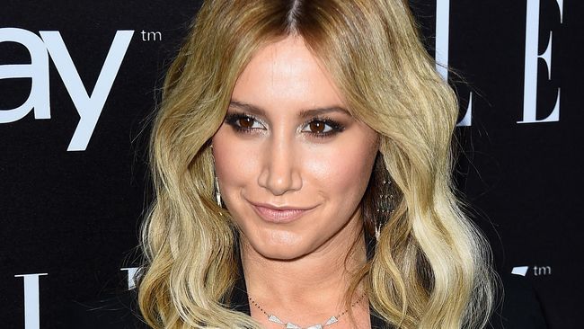 Ashley Tisdale mengatakan tidak terlalu takut akan usianya yang memasuki kepala tiga itu. Apalagi kini penampilannya justru jadi jauh lebih mempesona.