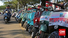 'Pemuja' Vespa Mulai Serbu Bali untuk Vespa World Day 2022