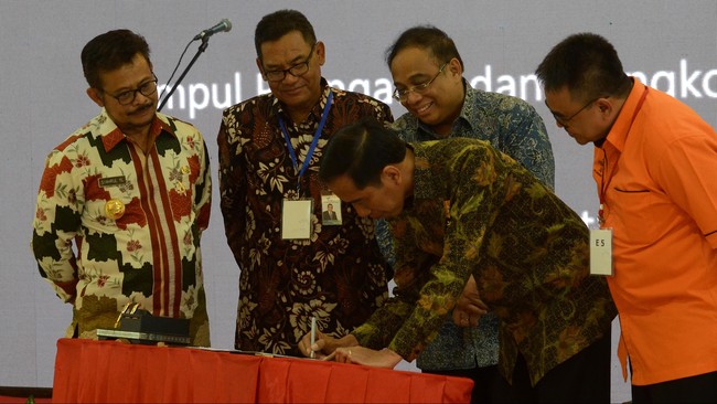 Pelindo IV akan menggunakan sepertiga dari dana raihan penerbitan obligasi sebesar Rp3 triliun untuk membiayai pembangunan Makassar New Port.