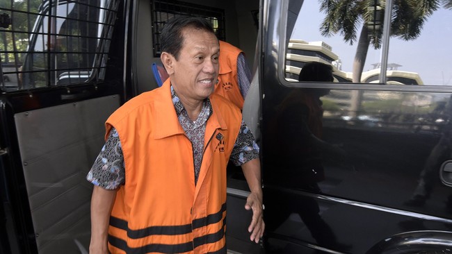 Duit tersebut diduga diberikan oleh bos perusahaan tambang asal Tanah Laut, Andrew Hidayat. 