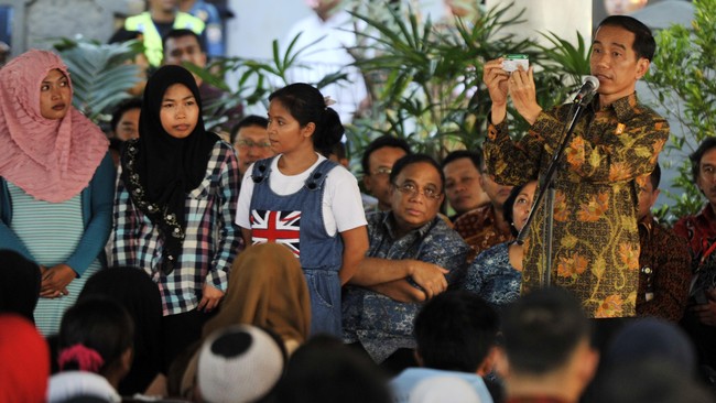 Kepala rumah sakit dan dokter yang memungut biaya dari pemegang Kartu Indonesia Sehat (KIS), akan berhadapan dengan Presiden Jokowi.