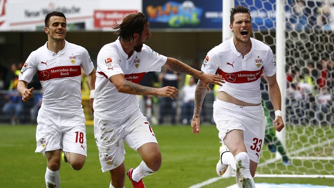 VfB Stuttgart berhasil lolos dari zona degradasi usai meraih kemenangan krusial di pekan ke-34 Bundesliga sedangkan Hamburg bakal berlaga di babak play-off.