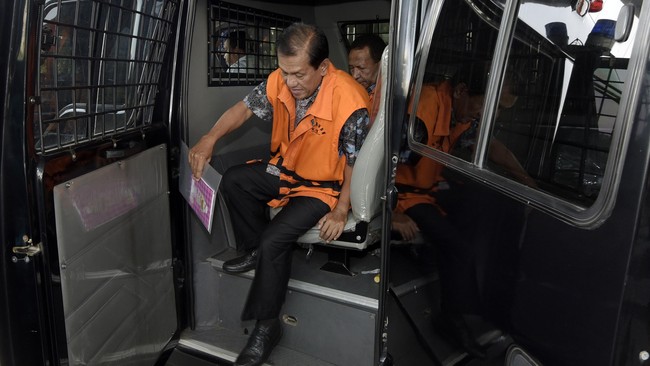 Briptu Agung Krisdiyanto disebut dalam surat dakwaan jaksa KPK untuk terdakwa penyuap Manajer PT Mitra Maju Sukses Andrew Hidayat.