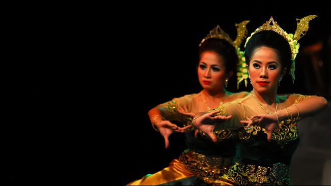 Tiga kelompok seni Indonesia diundang beberapa pengelola festival dan gedung kesenian ke Inggris Raya dalam ajang UK National Tour 2015 Discover Indonesia.