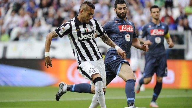 Juventus unggul 1-0 atas Napoli hingga babak pertama berakhir pada lanjutan Serie A di Turin, Sabtu (23/5). I Bianconeri unggul berkat gol Roberto Pereyra.